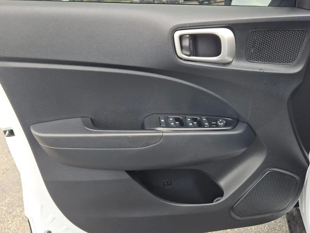 Used 2022 Ceramic White Hyundai SEL image 18