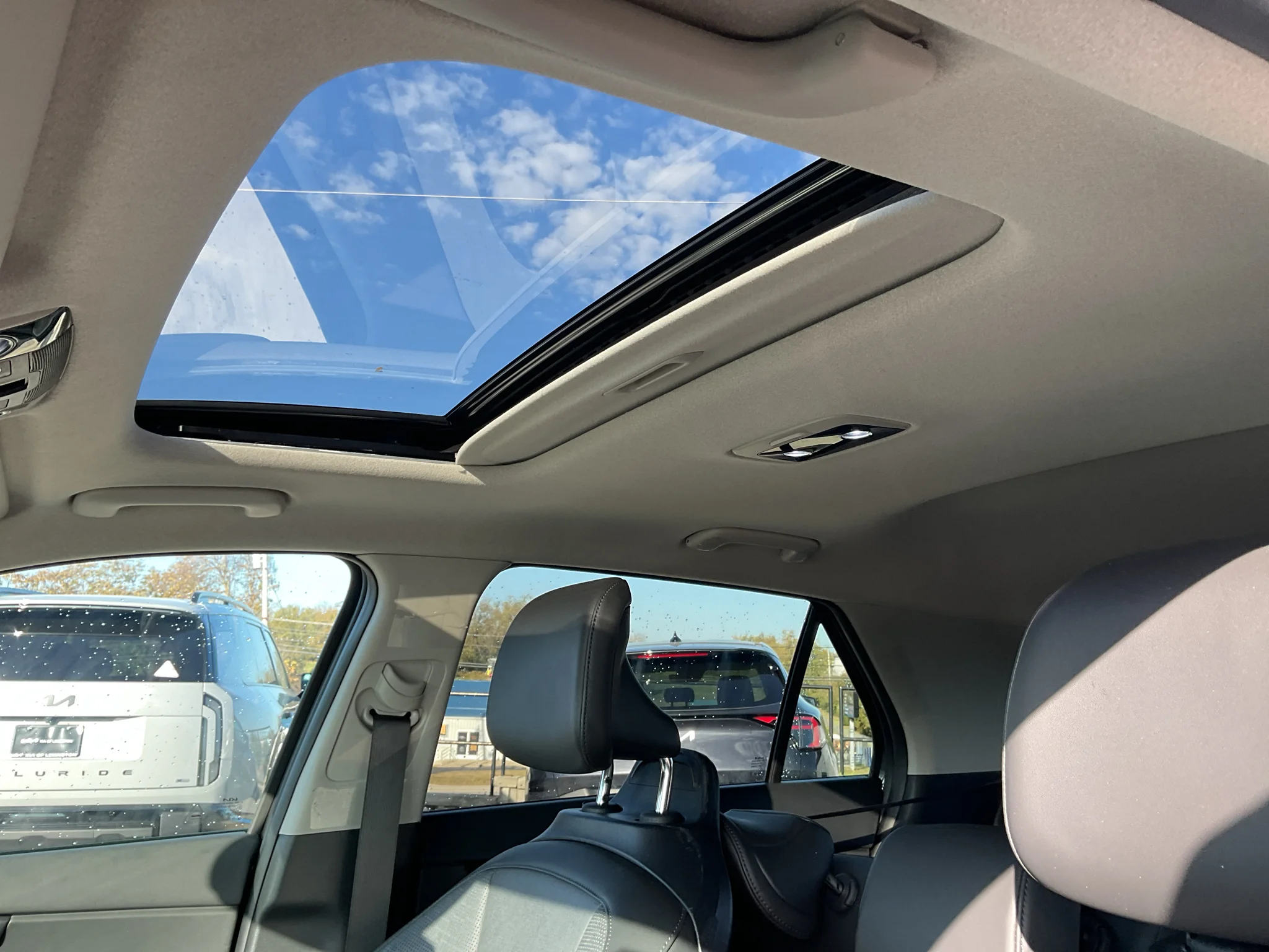 Certified Used 2025 Interstellar Gray Kia SX image 24