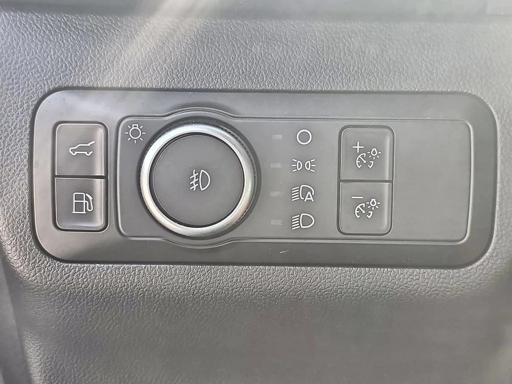 Used 2025 Blue Ford Base image 18