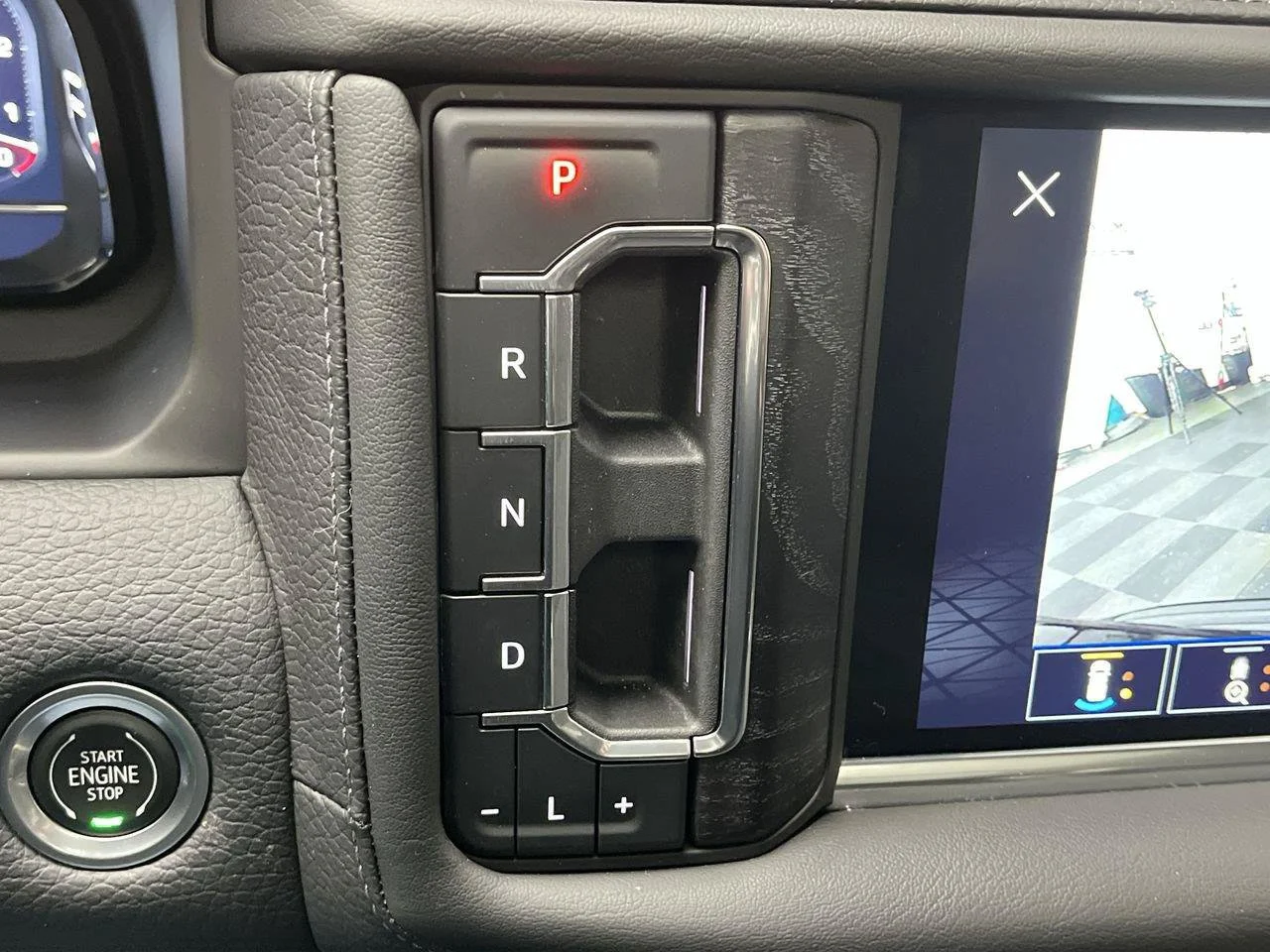 2023 GMC Yukon Denali - Photo 25