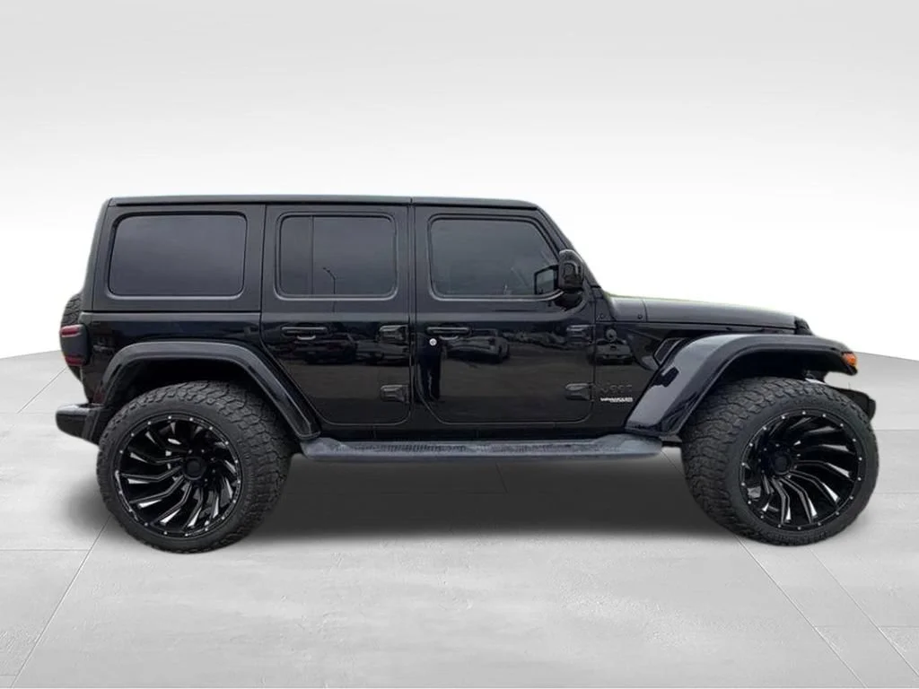 Used 2021 Black Jeep Unlimited Sahara image 6
