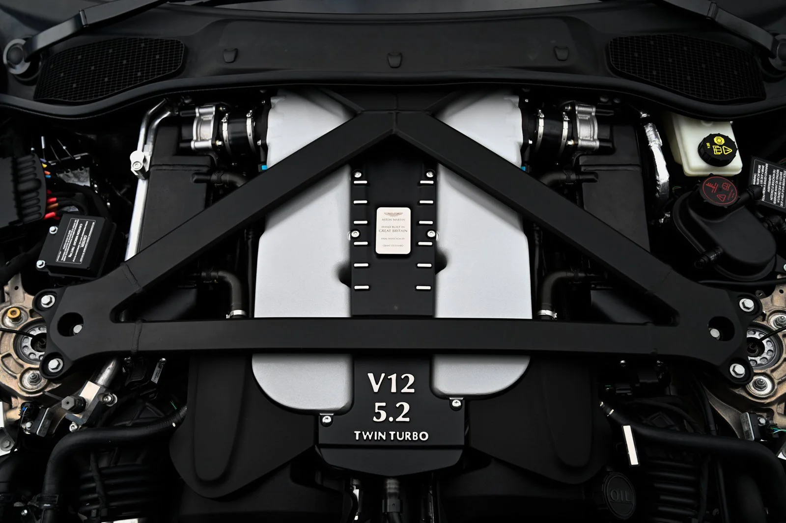 Used 2021  Aston Martin Superleggera image 18