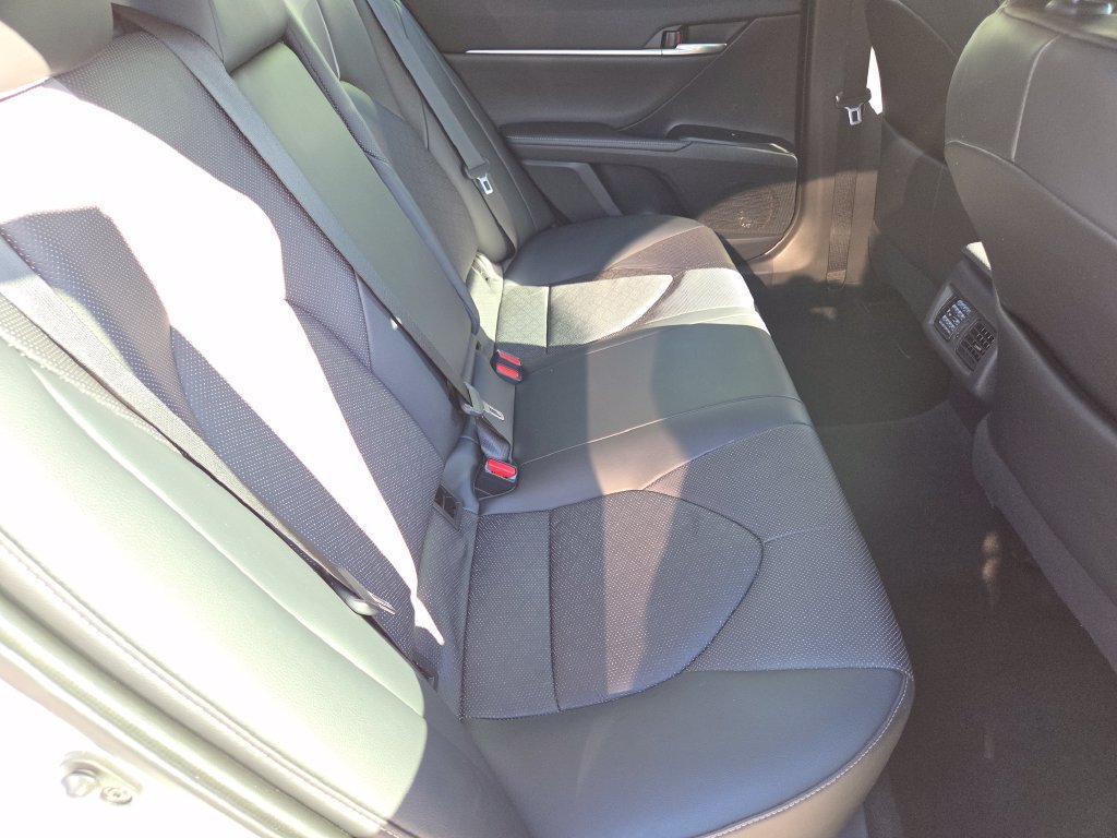 Used 2020 Wind Chill Pearl Toyota XSE V6 image 5