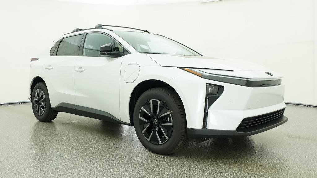 New 2026 Wind Chill Pearl Toyota XLE image 3