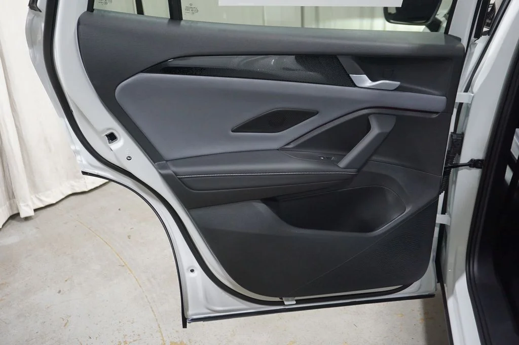 New 2026  Volkswagen SE R-Line Black image 25