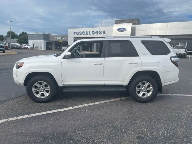 Used 2014 White Toyota SR5 image 11