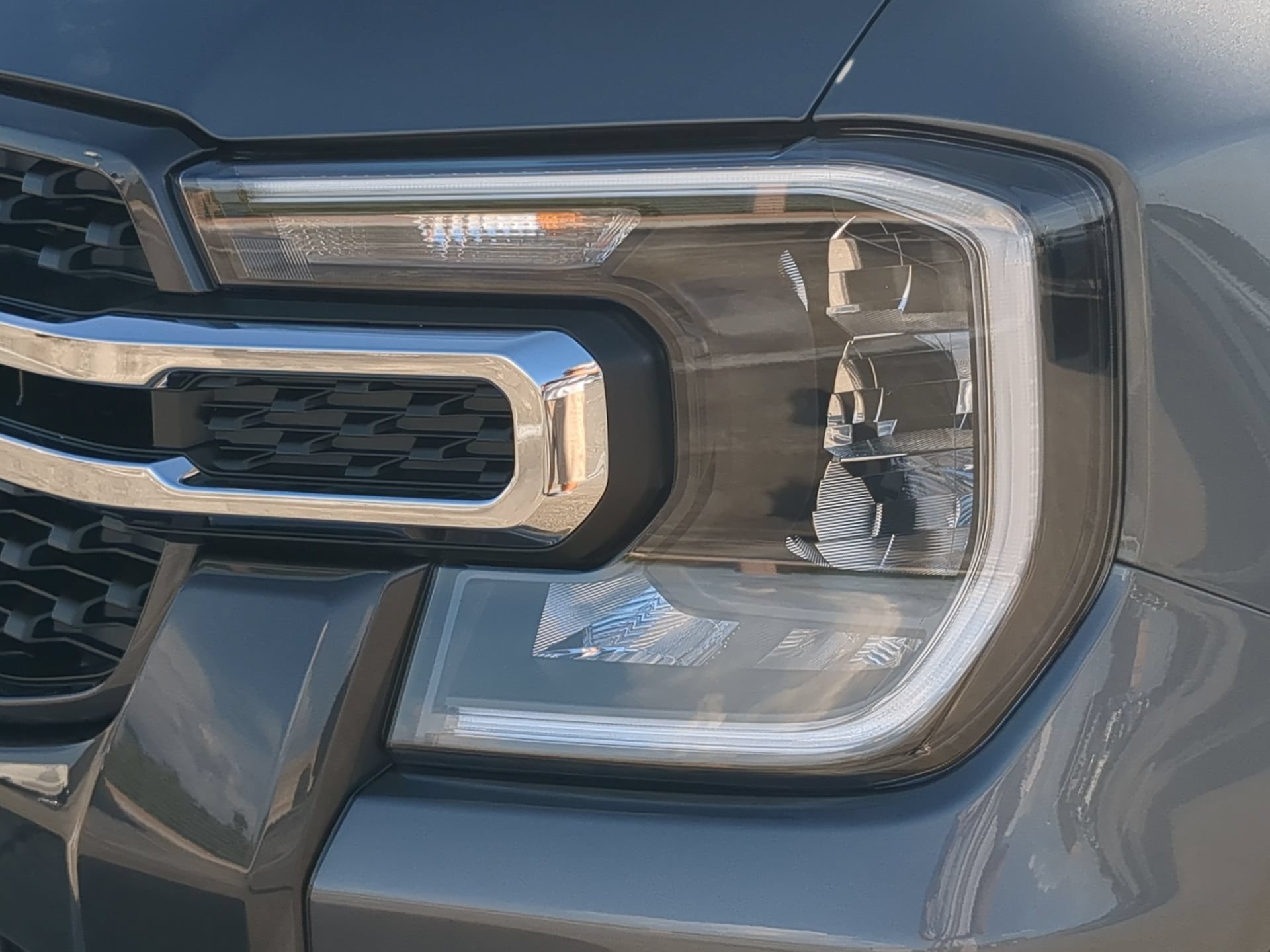 New 2026 Carbonized Gray Metallic Ford Lariat® image 41