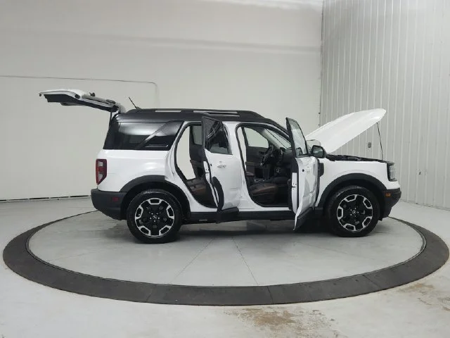 Used 2021 White Ford Outer Banks image 17