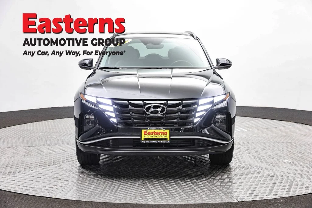 Used 2023 Black Hyundai SEL image 2