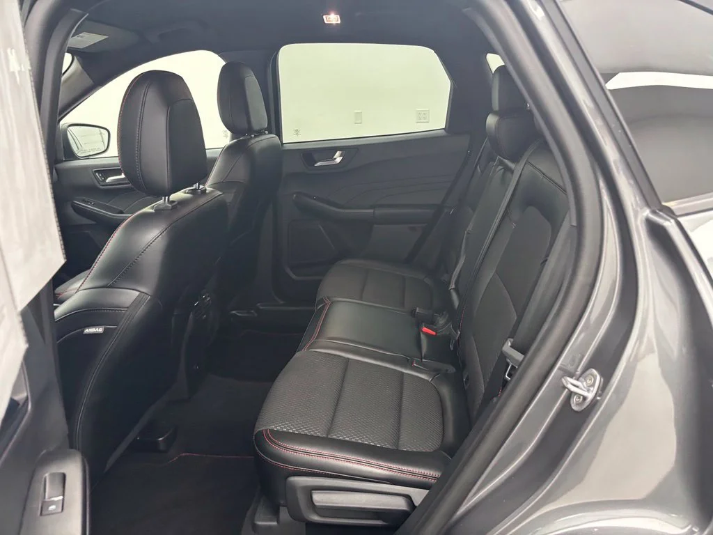 Used 2023 Gray Ford ST-Line image 34