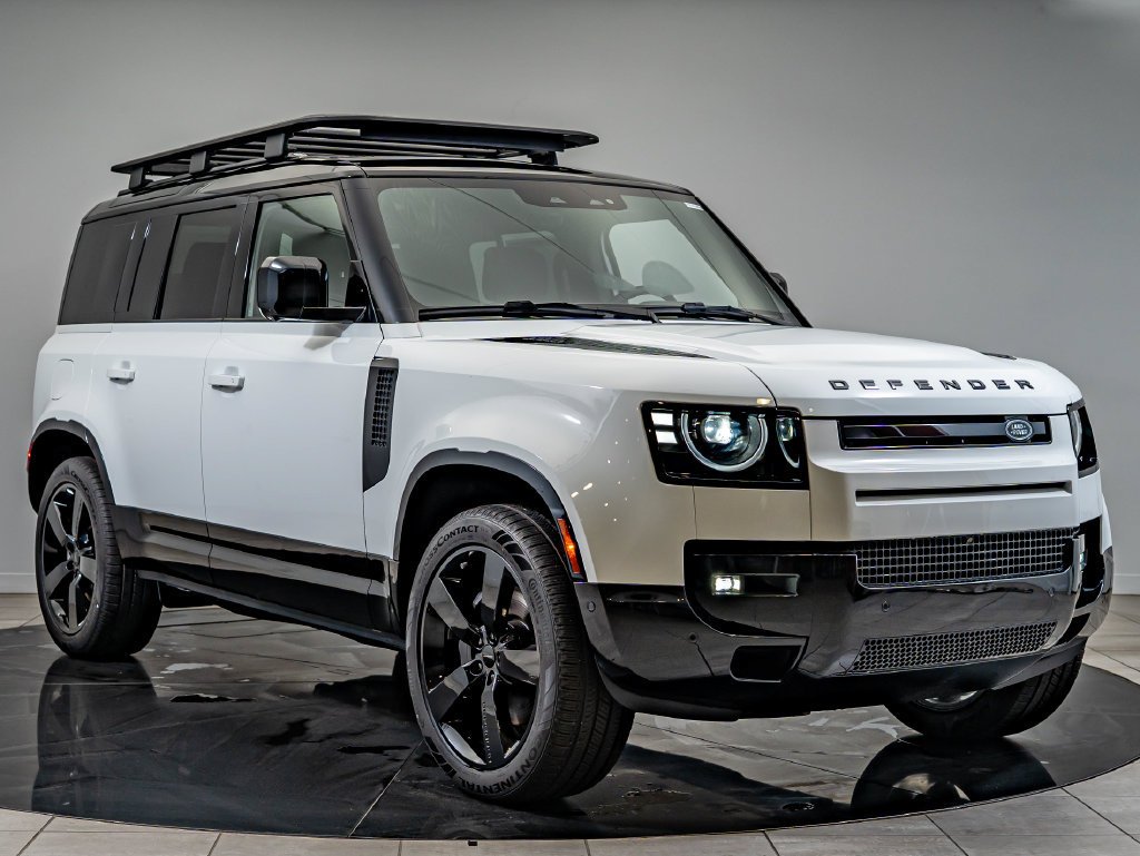 New 2026 Fuji White Land Rover X-Dynamic SE image 5