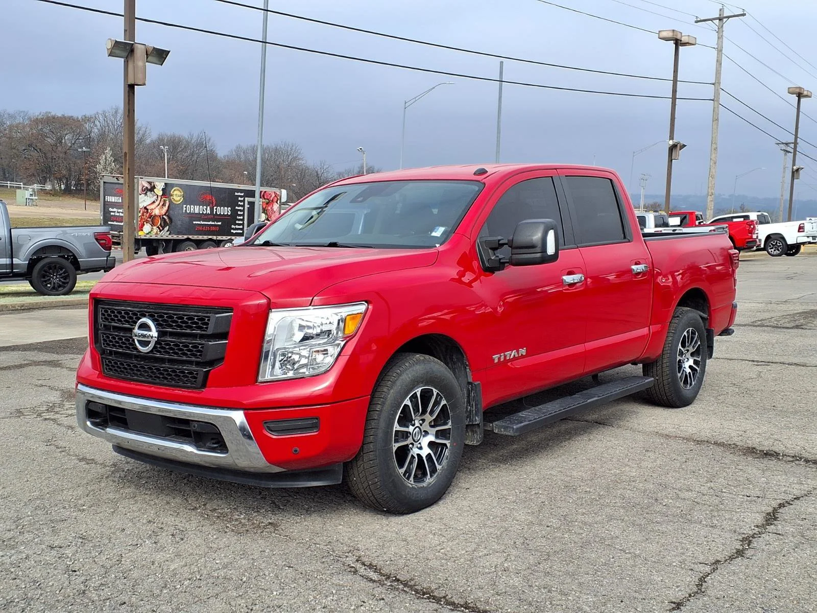 2021 Nissan Titan SV 4X4 Crew Cab's photo