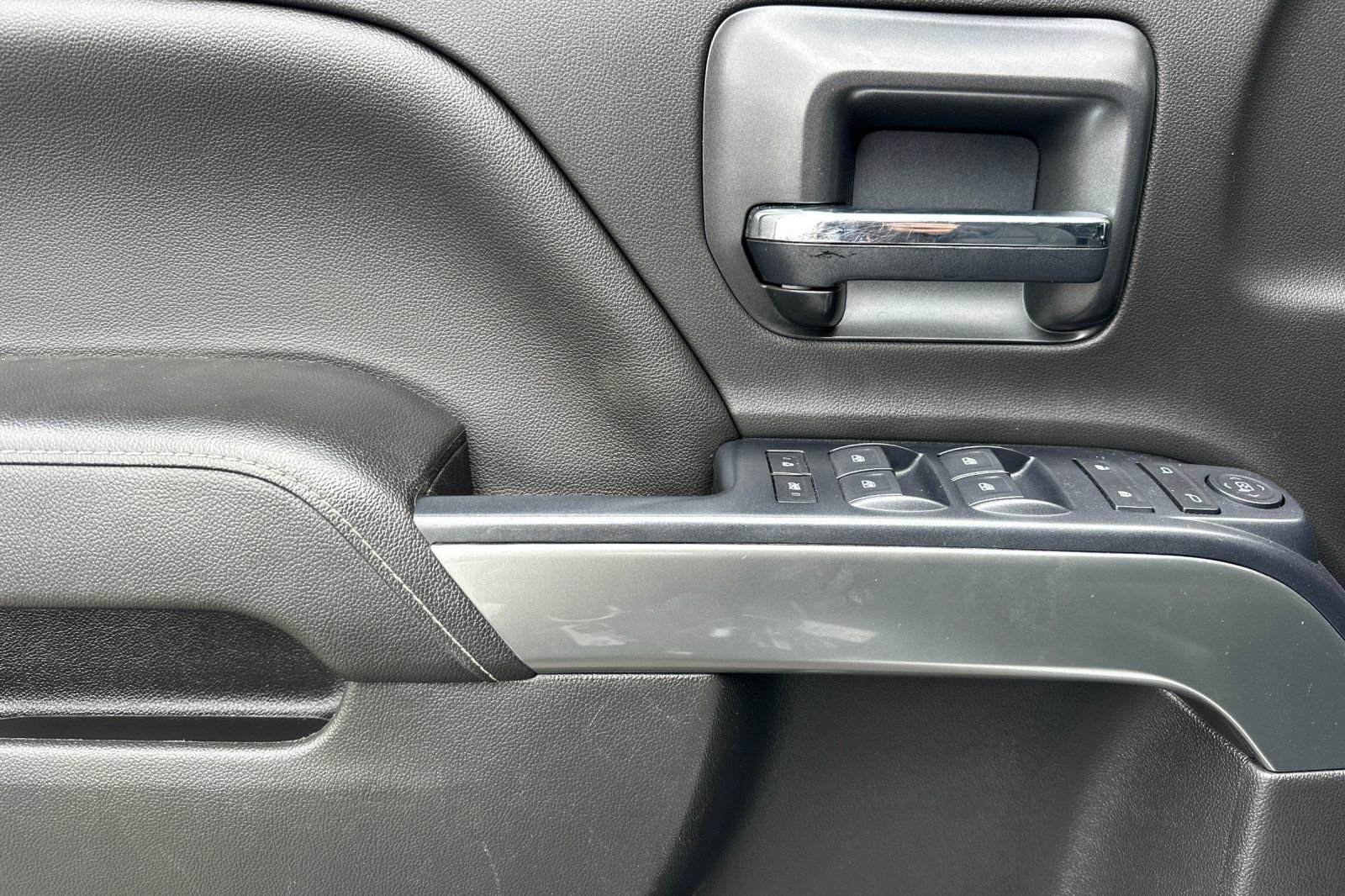 2018 Chevrolet Silverado 1500 LT - Photo 11