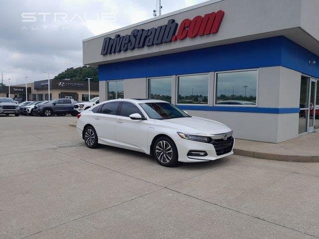 Used 2019 Platinum White Pearl Honda Touring image 2
