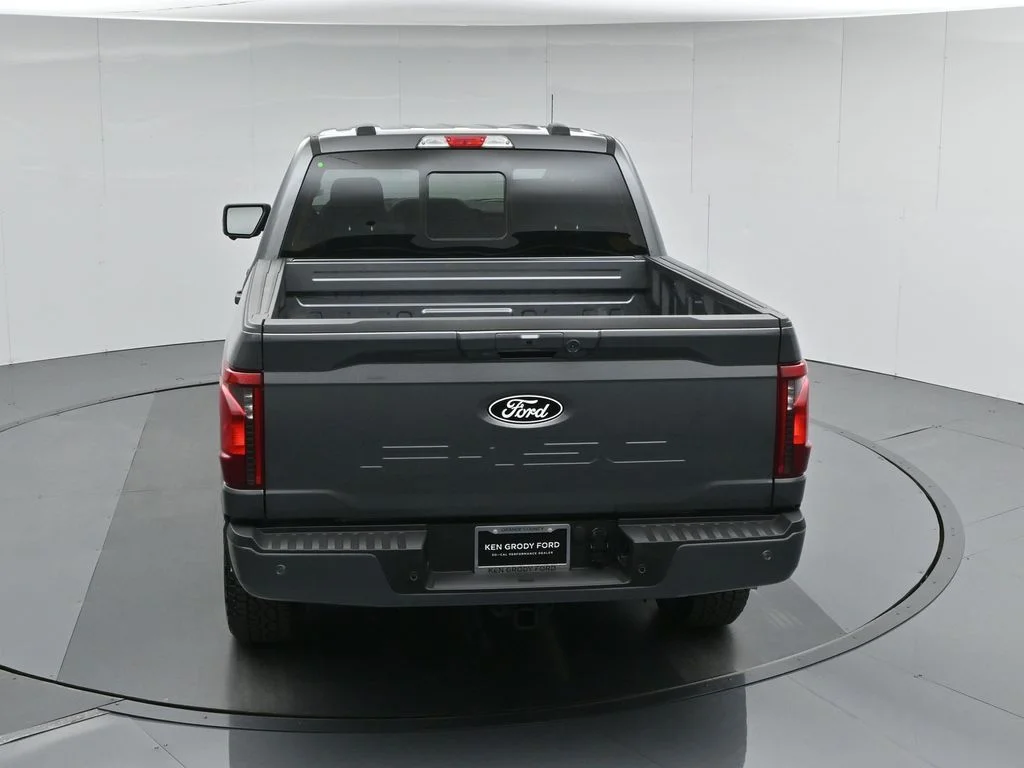 New 2026 Carbonized Gray Metallic Ford XLT image 42