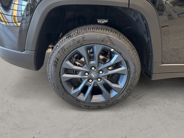 New 2026 Diamond Black Crystal Pearl-Coat Exterior Paint Jeep Limited image 14