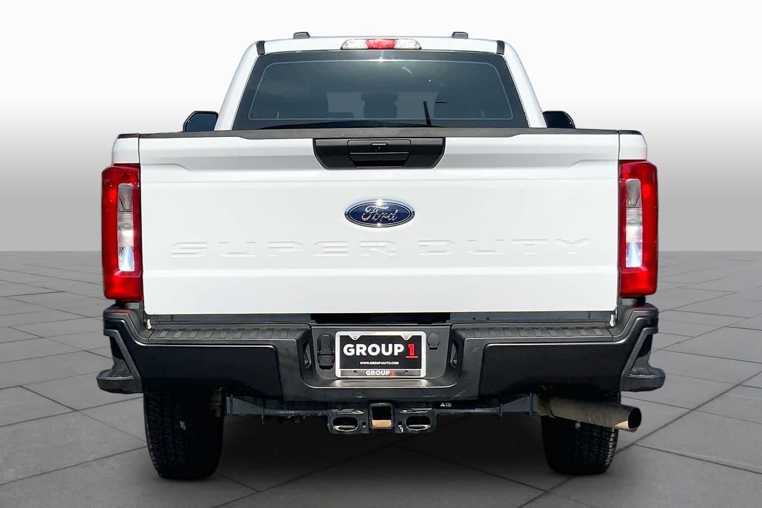 Used 2025 White Ford XL image 5
