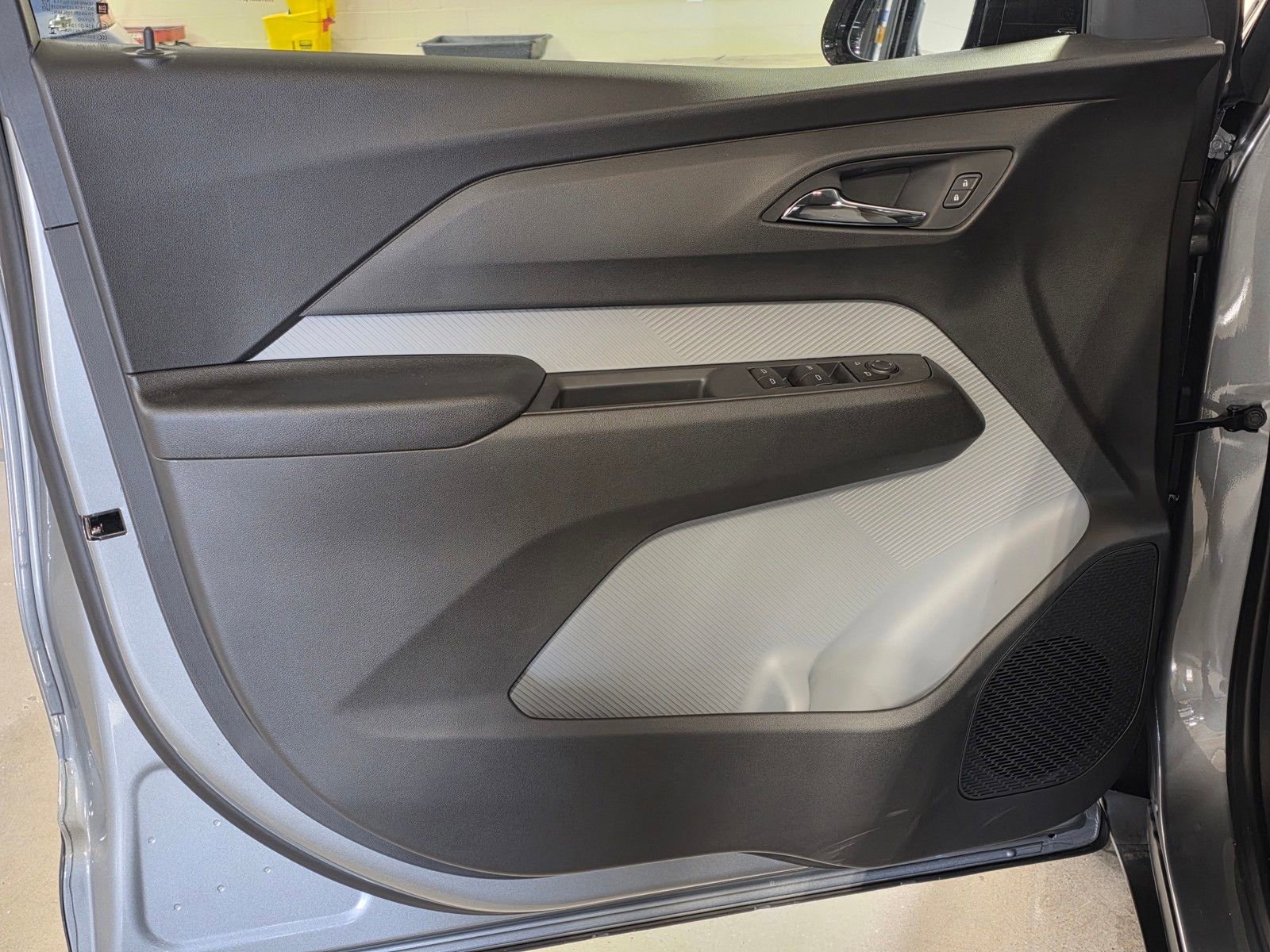 2027 Chevrolet Bolt LT - Photo 20