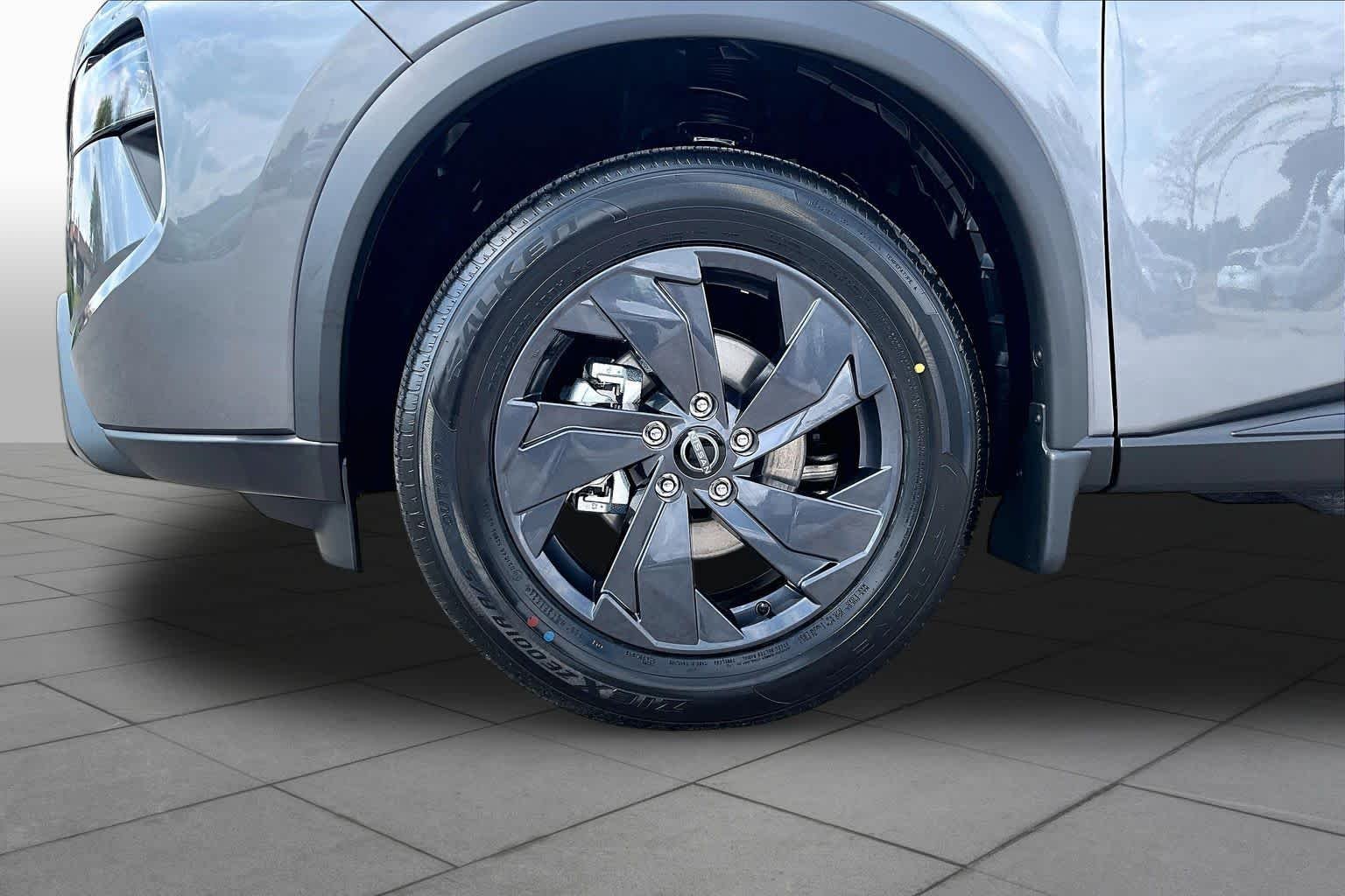 New 2027 Gun Metallic Nissan SV image 11