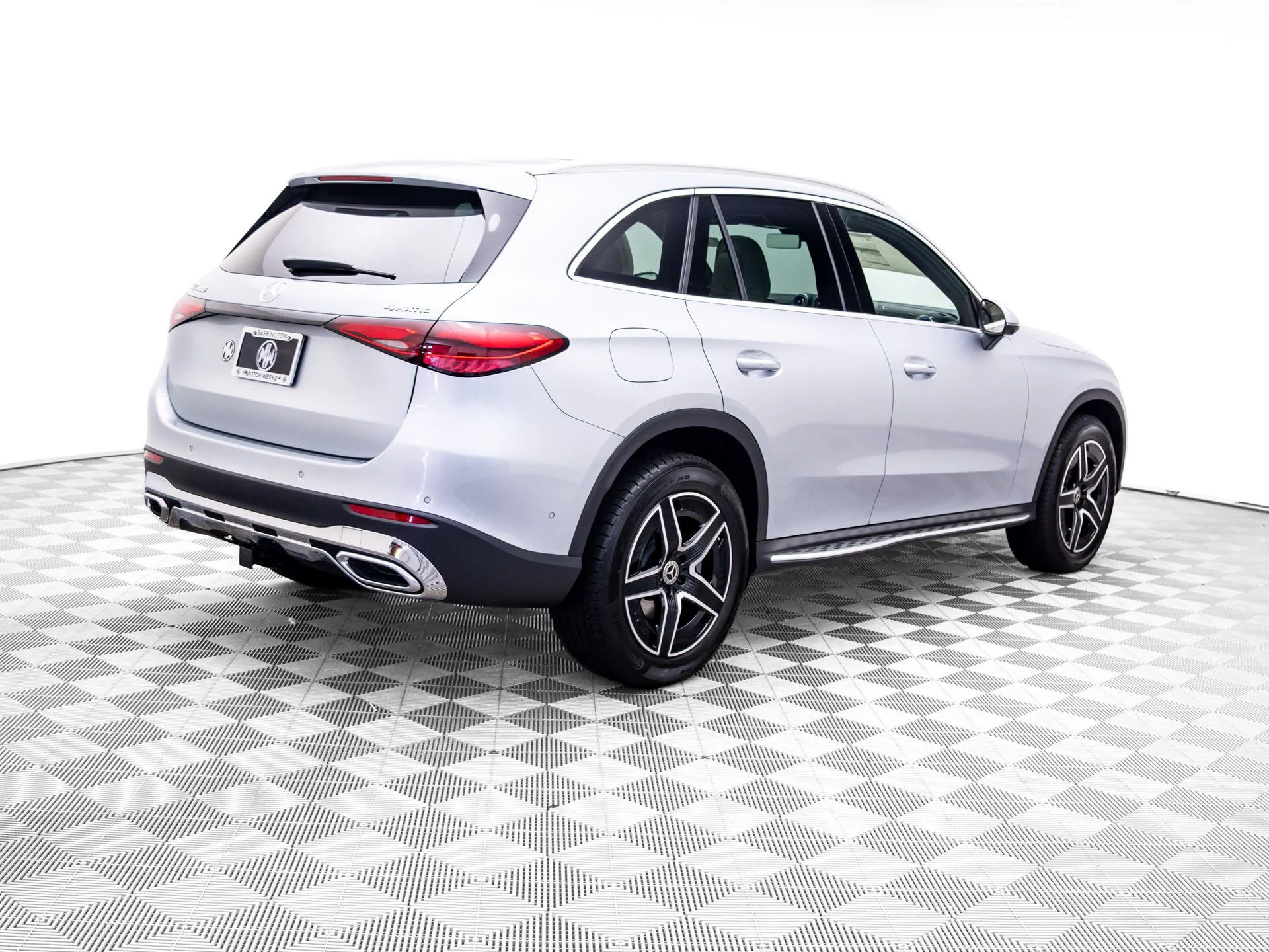 New 2027 Silver Mercedes-Benz GLC 300 image 5