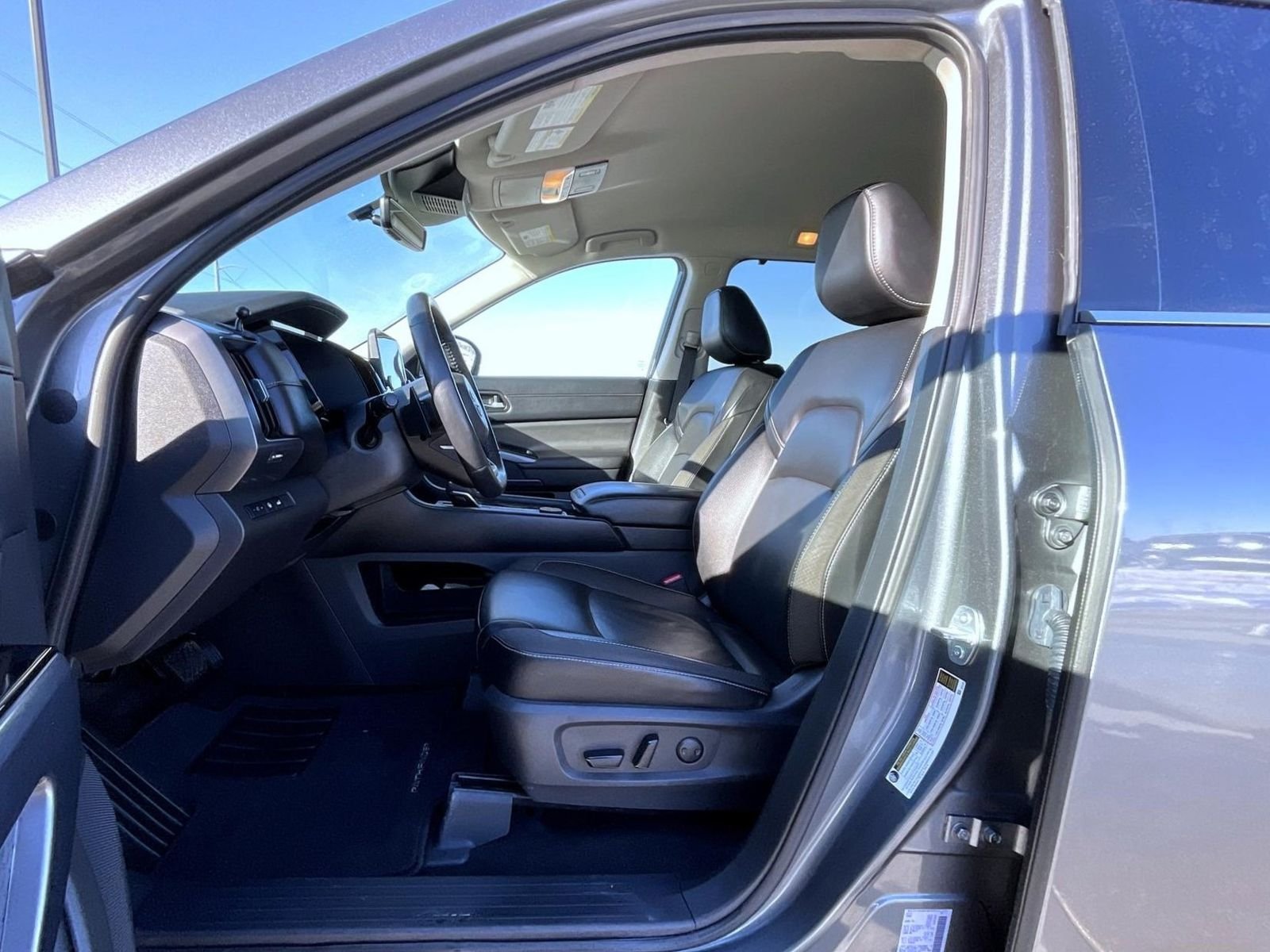 Used 2024 Gray Nissan SL image 10