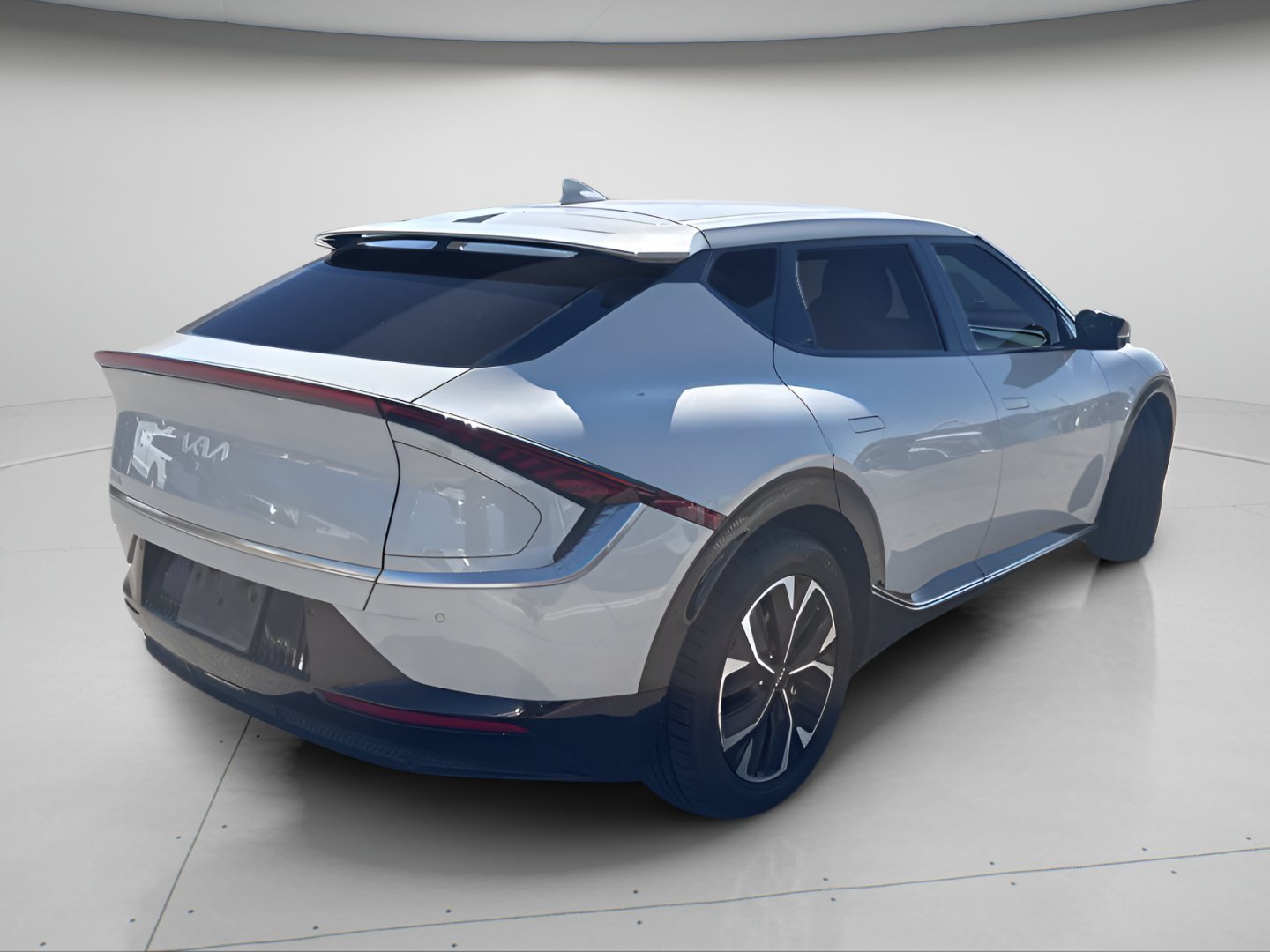 Certified Used 2023 Glacier Kia Wind image 6