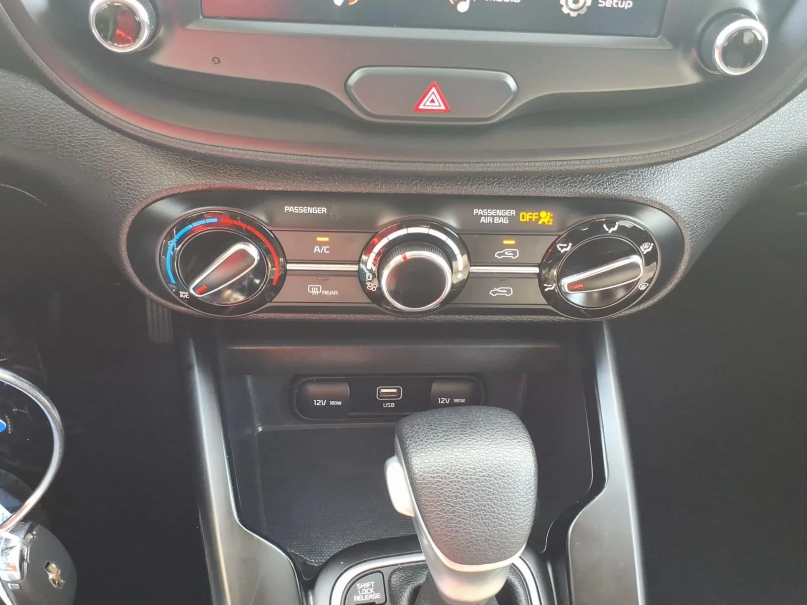 Used 2024 Snow White Pearl Kia LX image 22
