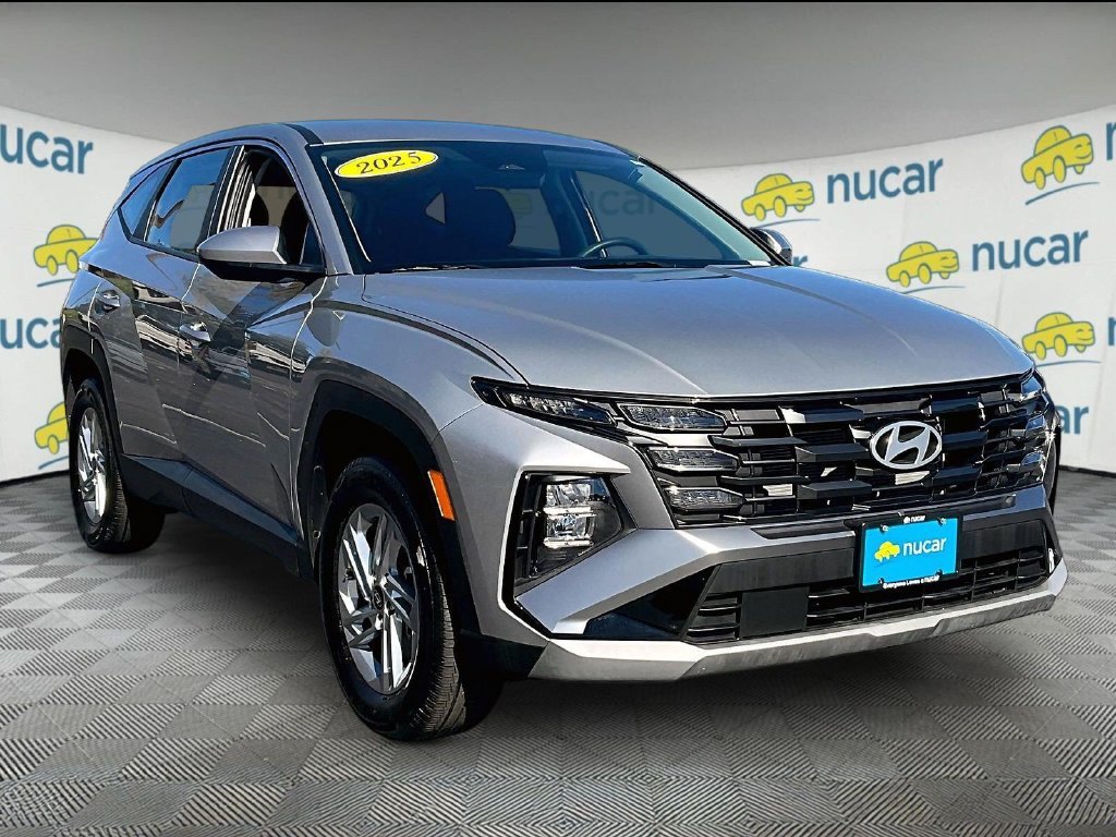 Used 2025 Silver Hyundai SE image 1
