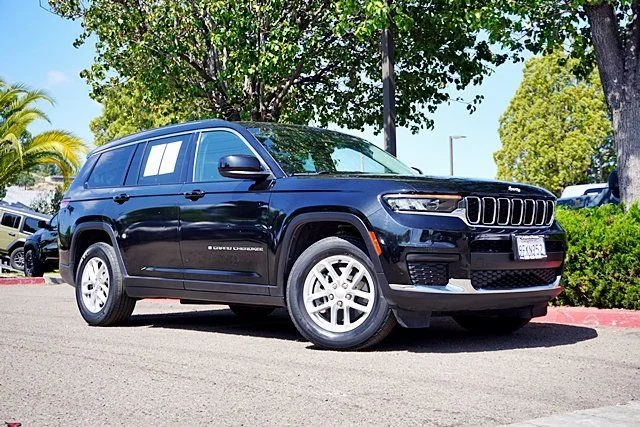 2023 Jeep Grand Cherokee L Laredo's photo
