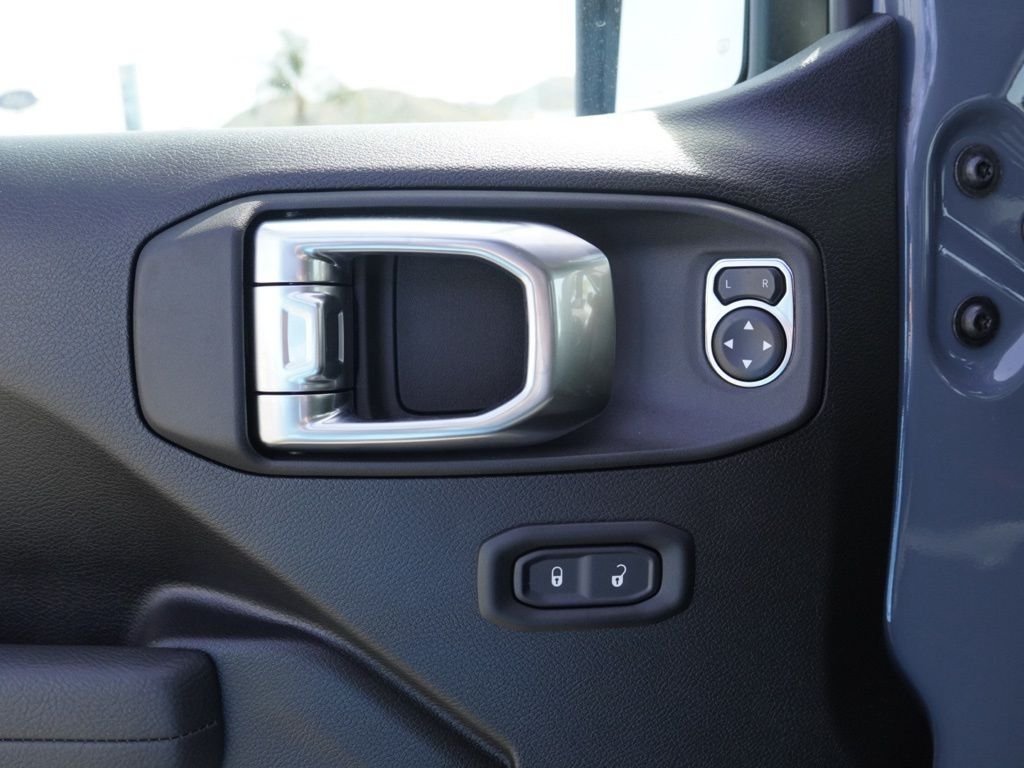 New 2026 Anvil Clear-Coat Exterior Paint Jeep Sport S Dark Sky Appearance image 10