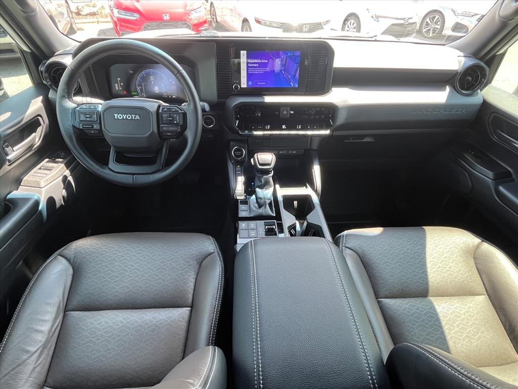 Used 2025 Ice Cap Toyota Base image 7