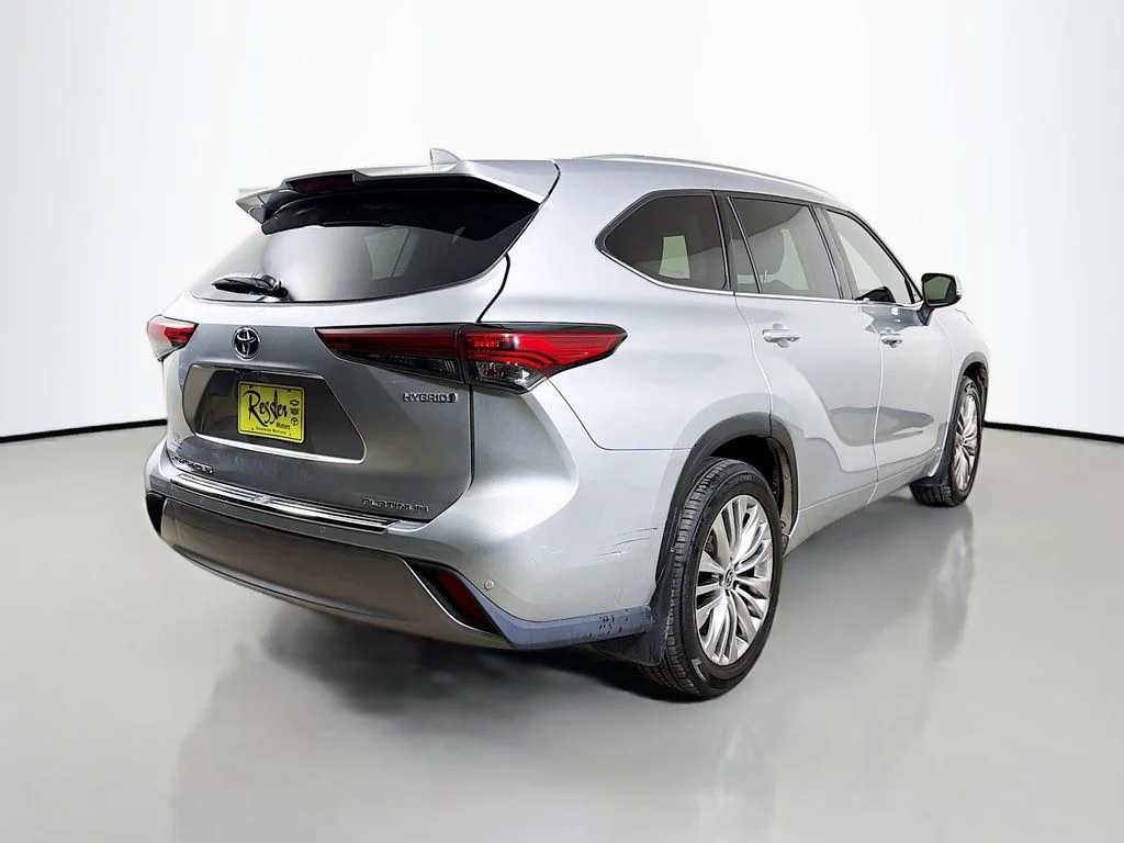 Certified Used 2022 Silver Toyota Platinum image 6