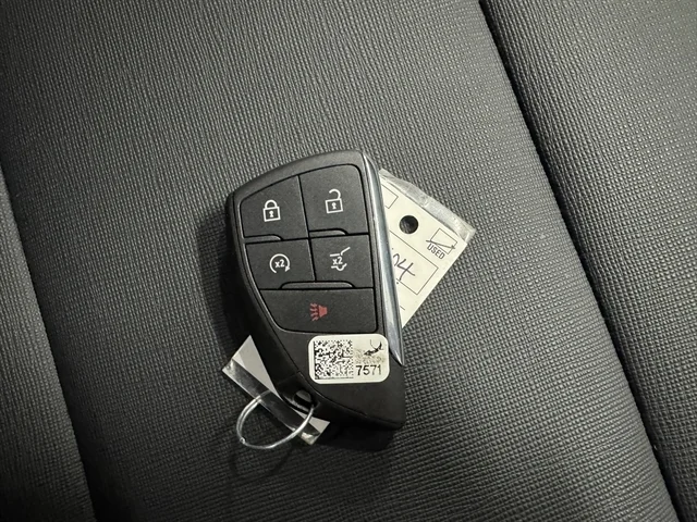 Used 2025 WHITE BUICK Preferred image 54