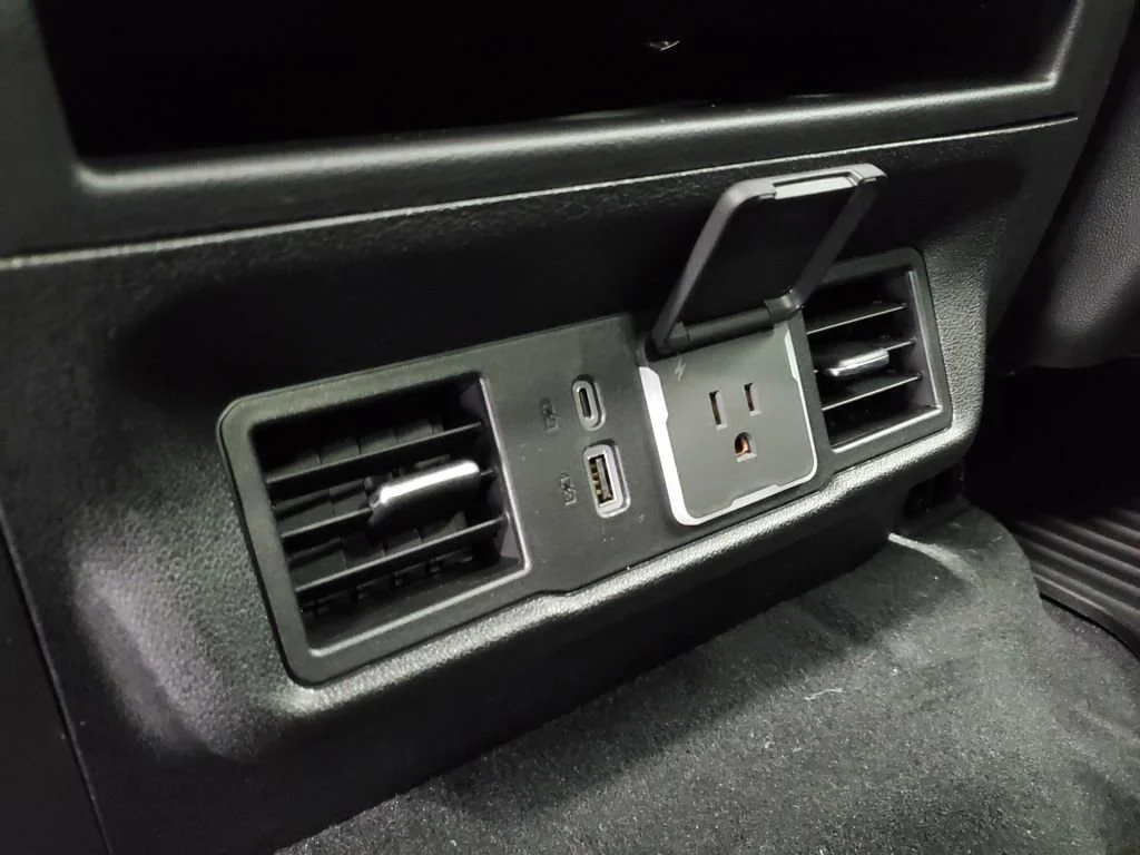 New 2026 Onyx Black GMC Elevation image 25