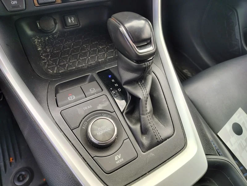 Used 2019 Silver Toyota XSE image 17