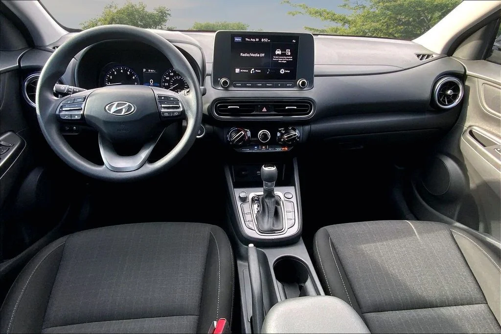 Used 2023 Gray Hyundai SEL image 7