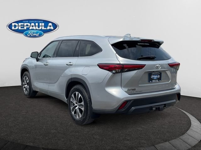 Certified Used 2022 Silver Toyota XLE image 4