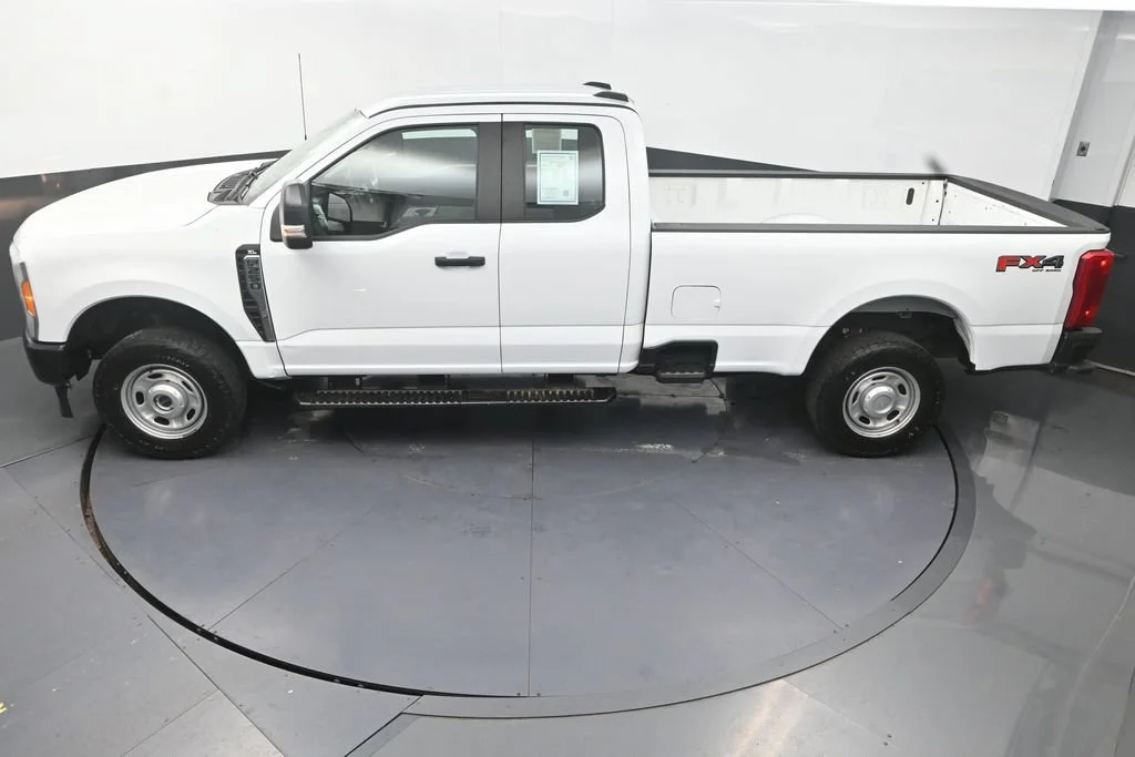 Used 2023 White Ford XL image 16