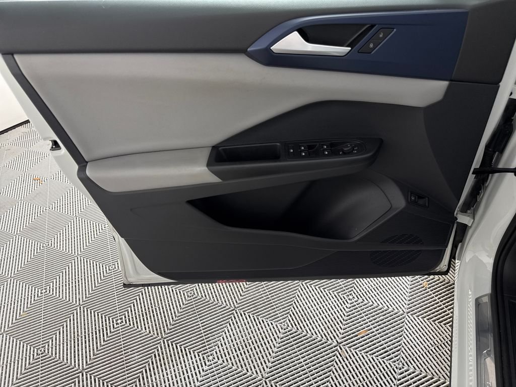 2023 Volkswagen Taos SE - Photo 9