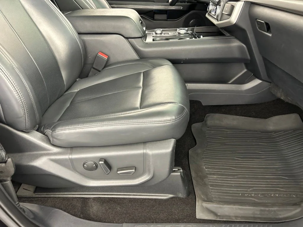 Used 2022 Black Ford XLT image 30