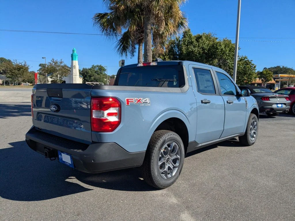 New 2025 Azure Gray Metallic Tri-Coat Ford XLT image 4