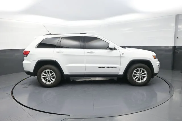 Used 2019 White Jeep Laredo E image 21