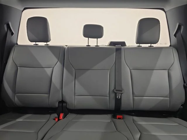 New 2026 Oxford White Ford F-250® XL image 25