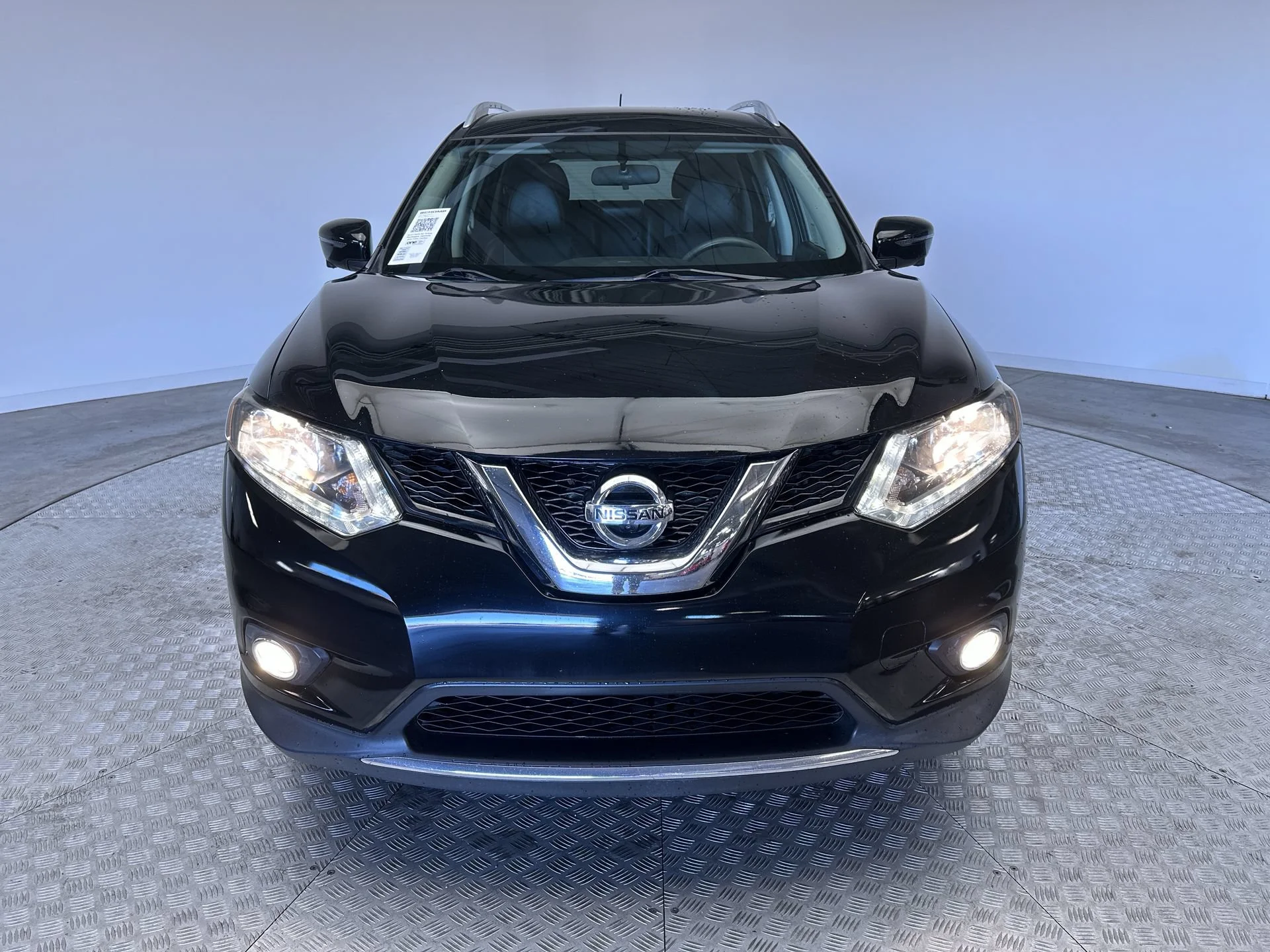 Used 2016 Magnetic Black Nissan SL image 29
