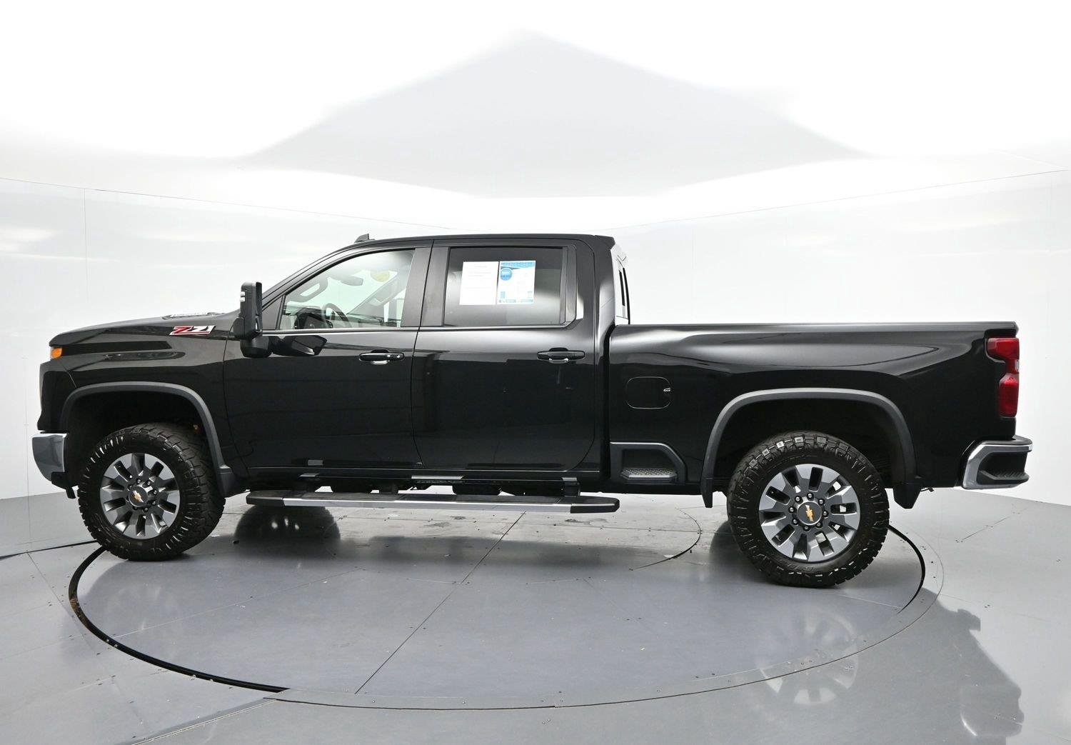 Used 2024 Black Chevrolet LT image 5
