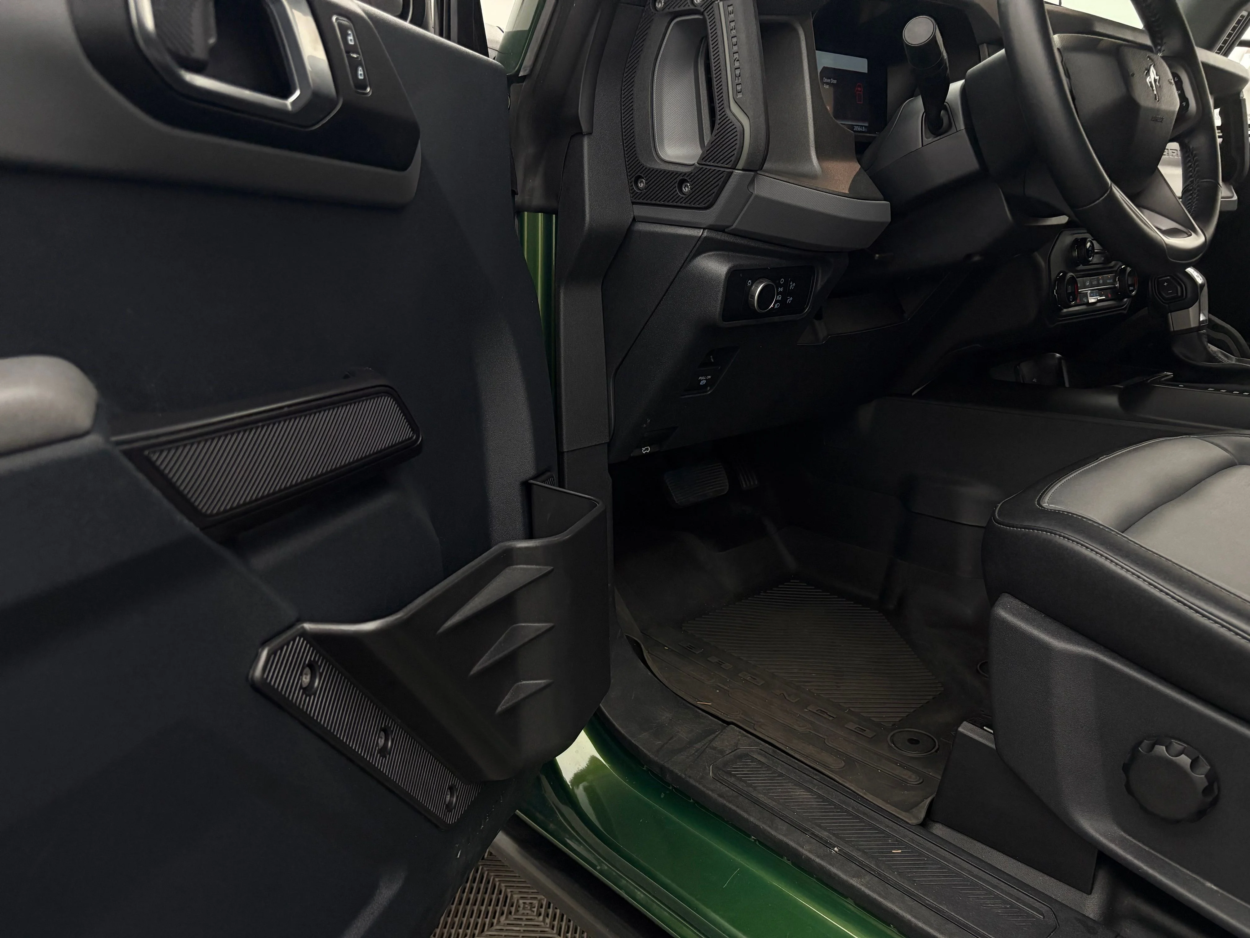 Used 2024 Green Metallic Ford Everglades image 18