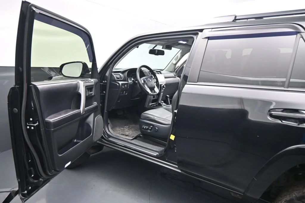 Used 2018 Black Toyota SR5 Premium image 8