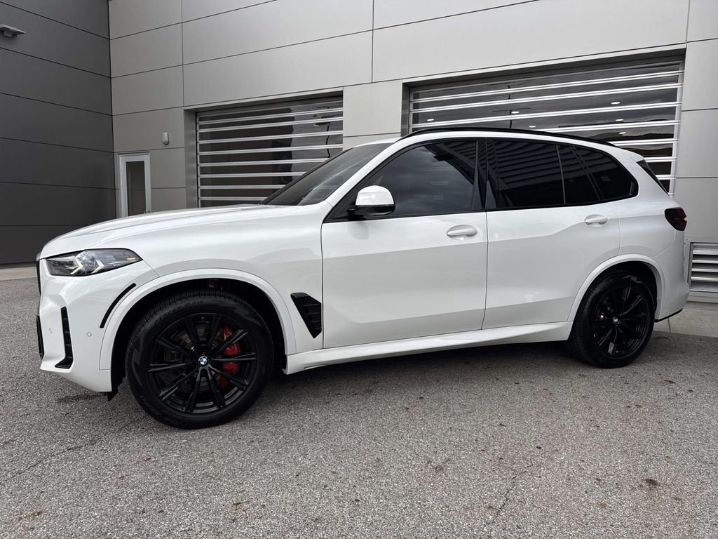 Used 2024 White BMW xDrive40i image 3