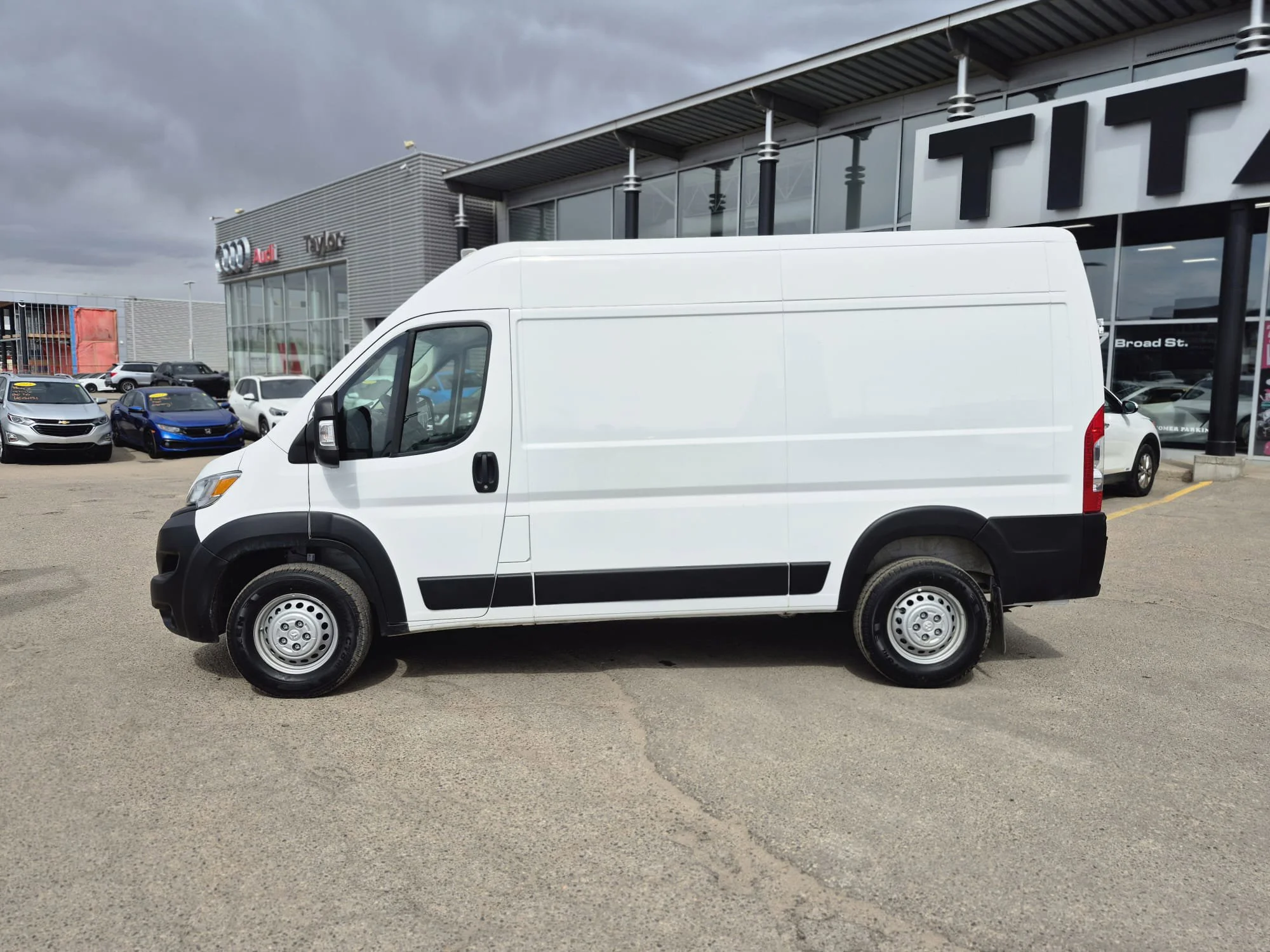 Certified Used 2025 White Ram Tradesmen*Full Size | 136in WB | ONLY 1542 km! | Lthr Seats | Adaptive Cruise | Cross-Wind Assist image 11