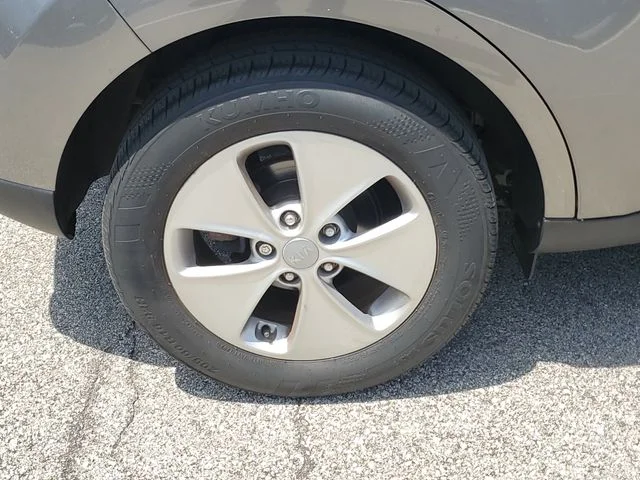 Used 2014 Gray Kia Base image 7